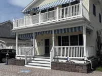 Spacious 5-bedroom house in beautiful Belmar w/ WiFi.  2 blocks from the beach!