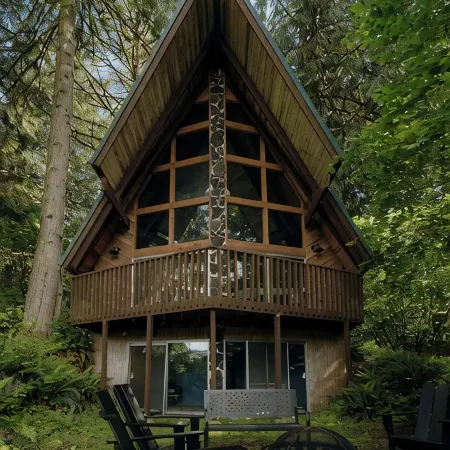 Spacious North Cascades Riverside A-Frame w/ Mt Baker Views - Dog-Friendly