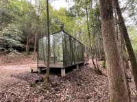 “Glass House2 - Modern Mirror Home w/ Hot-tub - 4 tähden