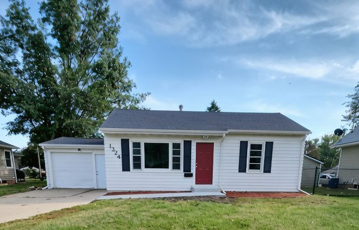 Retro themed 2-bedroom house in Boone The Retro Rambler is pet friendly!