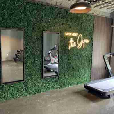 Modern 2 Bedroom 2 Bath Apartment in Heart of Quincy Others