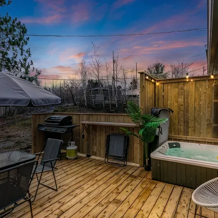 Hot Tub Delight, King Beds & Unforgettable Moments