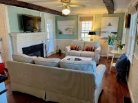 Dennisport! Walk to 3 Public Beaches! Charming 4-bedroom 3 bath House with AC - 부티크
