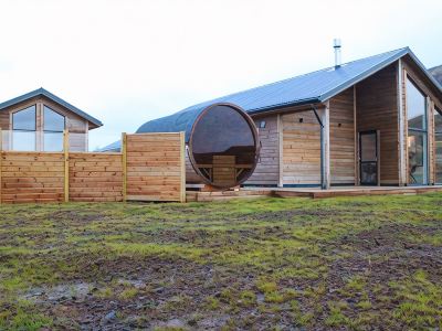 Fensalir · Hot Tub, Sauna, EV – 3Br + Guesthouse Near Golden Circle, Sleeps 8