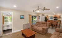 Quiet oasis steps from the water with access to Canadian Lakes amenities! - Wifi