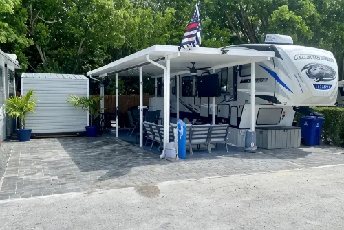 Casita Key Largo Getaway: Your Gateway to Reefs, Sunsets, and Island Bliss! - บังกะโล