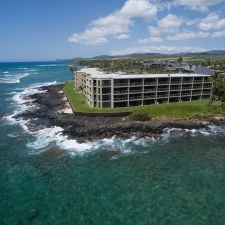 Ocean Front Condo with AC, Watch Sea Turtles from Our Lanai