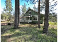 Olympic Base Camp: Pet friendly & spacious 4 bedroom home w/ hot tub