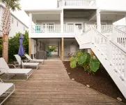 Canal Front Home-3-Minute Walk to Beach with Private Boat Dock - Wi-Fi