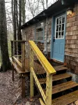 Blue Door Bungalow of Highlands - 3-Star