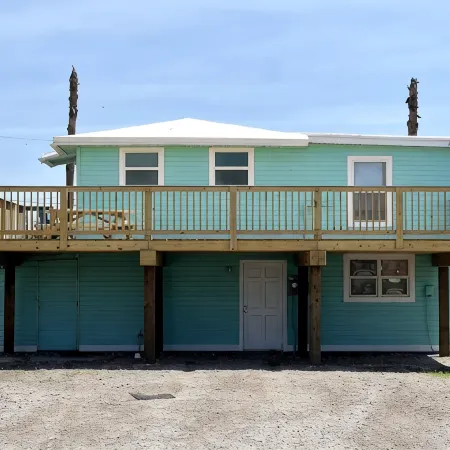 Beach Duplex both units • 3 min walk to the beach