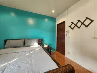 Blue Moon House - Capsule Hotels