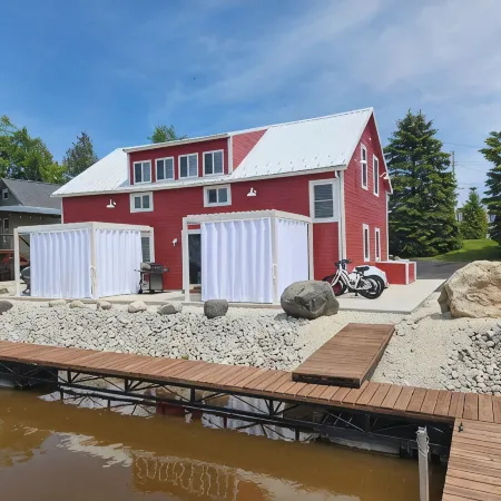 4Br River Retreat: Beach, Boat, Sunsets, Wildlife, Spacious & Serene Escape