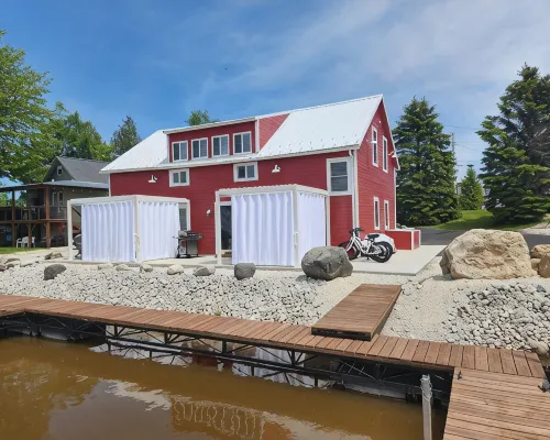 4Br River Retreat: Beach, Boat, Sunsets, Wildlife, Spacious & Serene Escape Hotels in Two Rivers