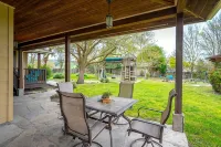 5Br/3.5ba Estate Sleeps 10 w Pool, Jacuzzi, Playground, Game Room, Fire Pit - Farmhouses