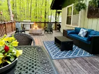 Storybook Chalet/Watch Movies under the Stars/Hot Tub/Hiking/Biking/Concerts ビーチ・マウンテンのホテル