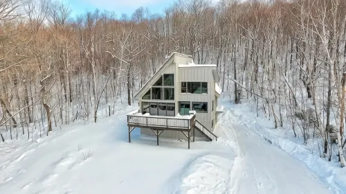 Breathtaking Mountain Views and Sunsets, Fully Renovated, Luxury VT Retreat, - Mountain view