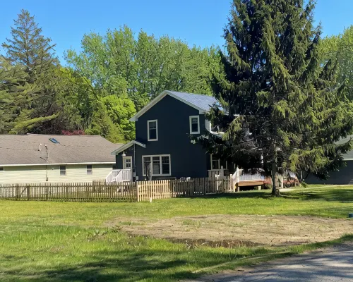 Beach House Lake Shore Road steps to Miller Beach access. 4 bedrm4 bathroom Hotels in Chikaming Township