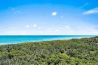 ✨Oceanfront🌊 Breathtaking View🏖️ Central Location📍 Pool🏊‍♂️ Modern Elegance✨ - Homestays