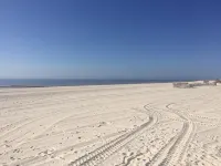 *Quite & Cozy Romantic Beach Gateway for 2. Walk to the Beach, 4 mins to D-Town*