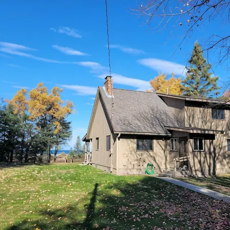 Waterfront house w/ large garage located on trail 8 in Grand Marais.