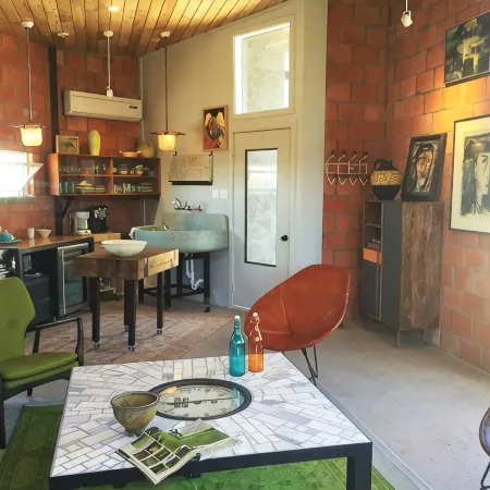 Loft-Like Living in Marfa with Sexy Outdoor Shower Hotel di Marfa