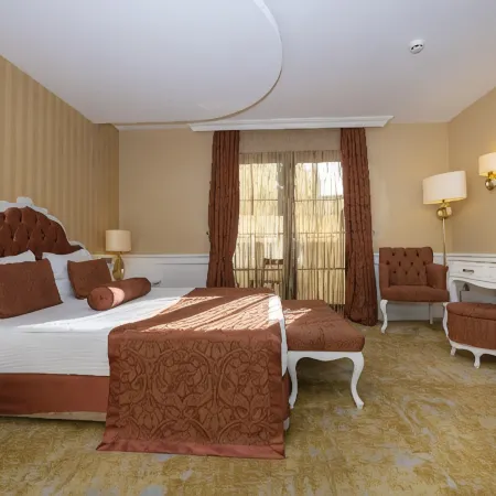 HAN Deluxe Hotel