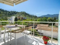 Port Oasis Hotels near Agios Athanasios