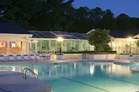 Beautiful and Spacious First Floor Sunset Beach Villa in Sea Trail! Bikes & Gear - piscina