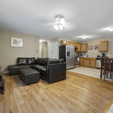 Cheerful 2 Bedrooms 2 Full Bathrooms Duplex