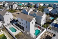 Spectacular Beach House just 1 min. walk to beach w/ Private Salt Pool & Hot Tub