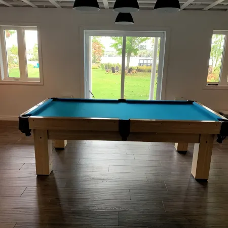 Magnifique Chalet sur le Bord de L'eau à 20 Minutes du Mont Orford et Magog