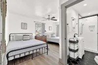 Brand New Private Pool and Hot-Tub Near Main! - 4 estrellas