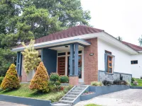 Indo Alam Recreational Resort Hotels near Puncak Pass
