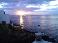 SPECIAL OFFER! Live as on a boat! Beautiful house overlooking the sea - pantai