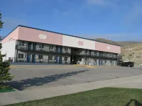 Little Bear Motel - Motels