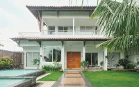 Villa Prambanan Jogja with Private Swimming Pool by Simply Homy - 3-Star