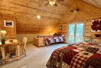 Quiet and clean cabin near Yellowstone National Park