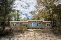 Autumn Sky - The Modern & Relaxing Beach Cottage