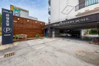 White Tourist Hotel - parkir