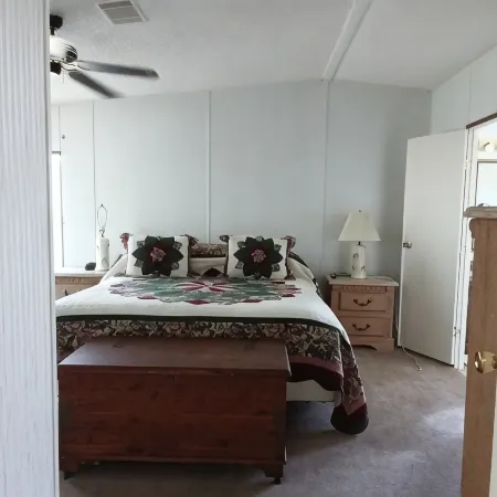 Charming 3 bedroom Florida Gator Camp 2.0 off the rim of Lake Okeechobee - BHR