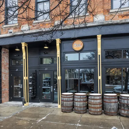 Downtown Delaware • Full Kitchen • Luxury  Loft
