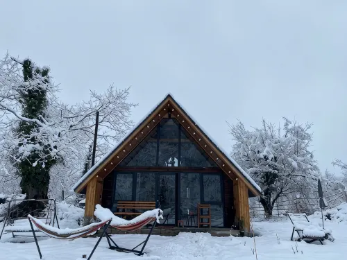 Katskhi Cottage 5 Min to Katskhi Pillar & Rock Climbing, Private Patio with Pizza Oven - Homestays