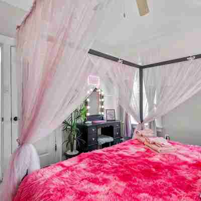 Barbie's Dreamhouse - Sleeps 6 Near Botanical Gardens & Tower Grove Park Rooms