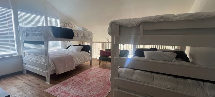 The Birdcage at The Hawk sleeps 10 - 2 bedrooms & 2 1/2 bathrooms. Hotels in Lawrence