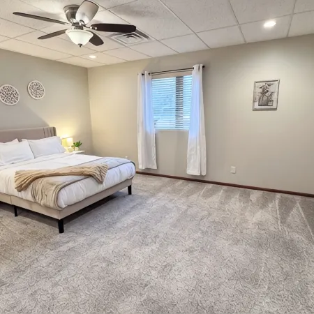 Beatrice Beauty - Remodeled 2 bed 2 bath in quiet neighborhood