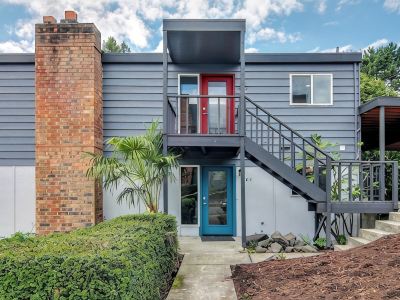 Downtown Kirkland - Modern 3rd Street Retreat