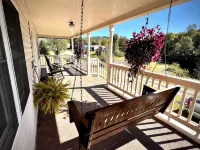Lester Lodge minutes to New River Gorge.  Charming 5 bedroom house on 4.5 acres - 3성급