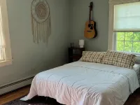 CHARMING LARGE 3 Bedroom Entire Home فنادق في ووستر