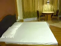 Hotel Yak - Airport Shuttle